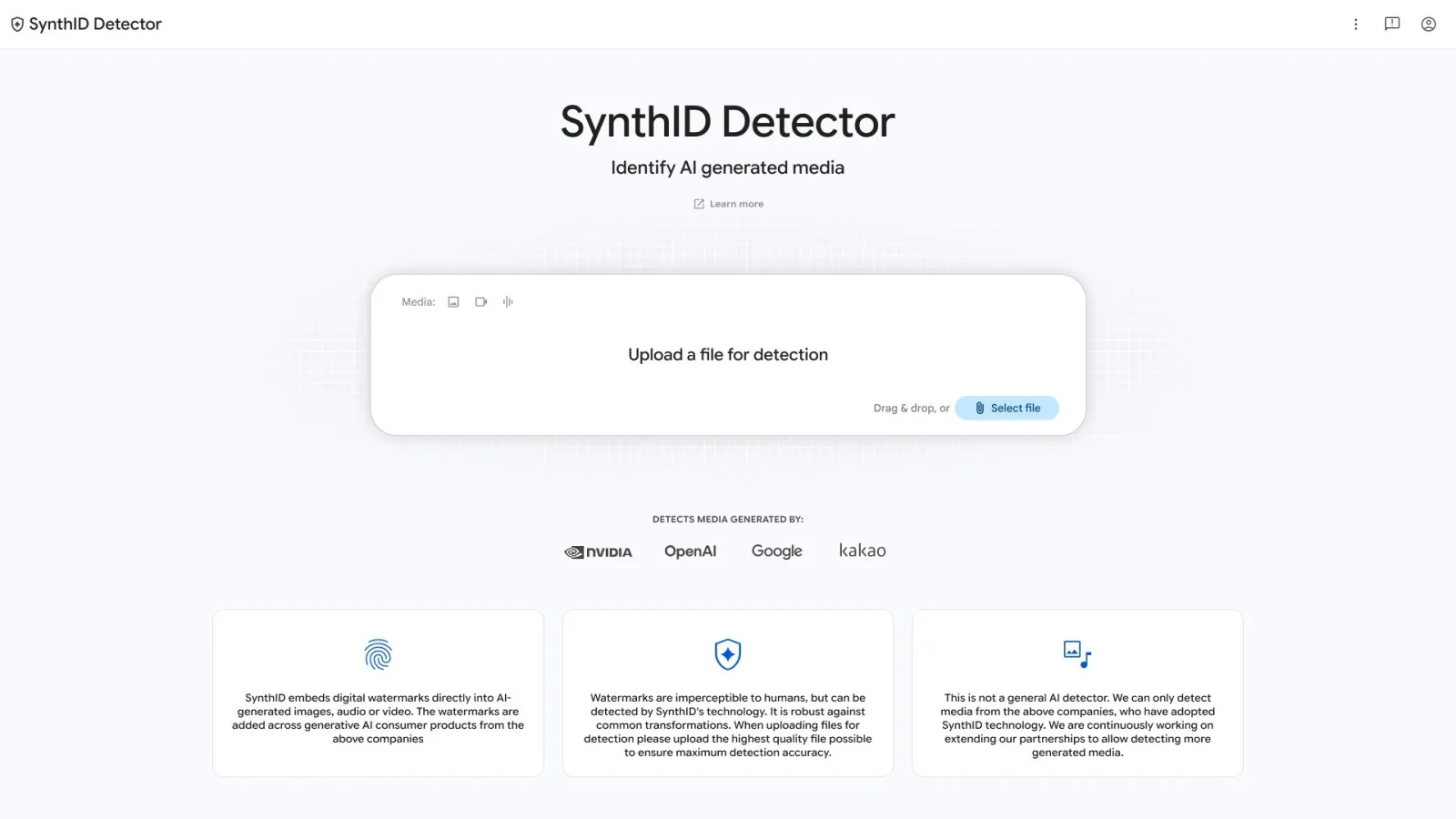 Главная страница SynthID Detector с полем загрузки файла